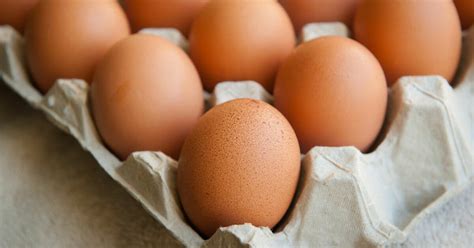 Hur länge håller skalade ägg i kylen